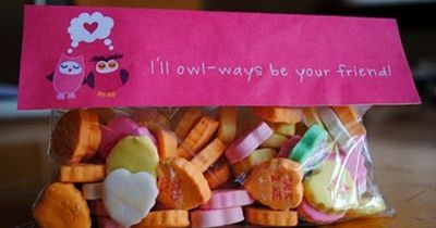 Valentine's Day Treat Topper Printables: *"'Ill owl-ways be your friend!" *"Owl love you forever!" & *Valentine love birds.