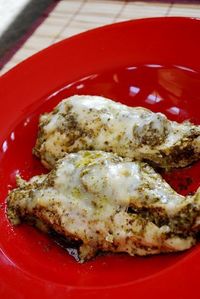 A super simple, healthy and low carb chicken recipe that is so delicious! You won't believe how flavorful this dish turns out.